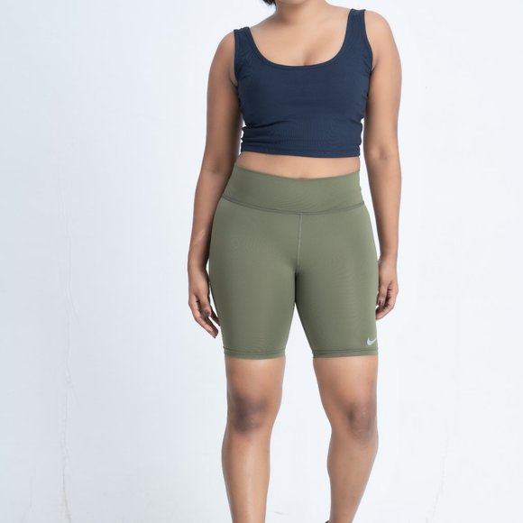 NWT Nike Sportswear Essential Women's High Waist Bike Short Green UK 4 - UK 23 - Picture 2 of 8